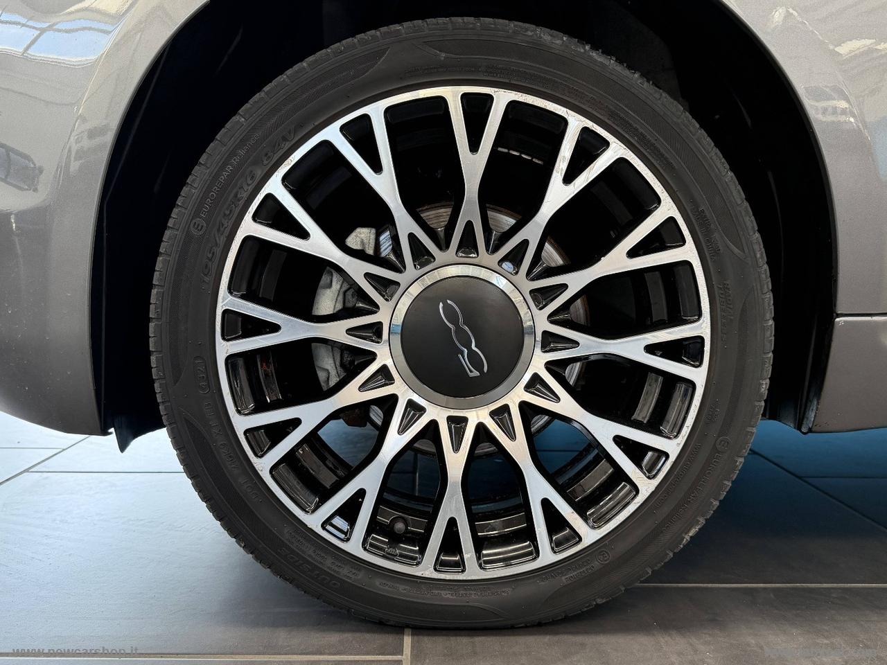 FIAT 500 C 1.0 Hybrid Dolcevita NEOPATENTATI