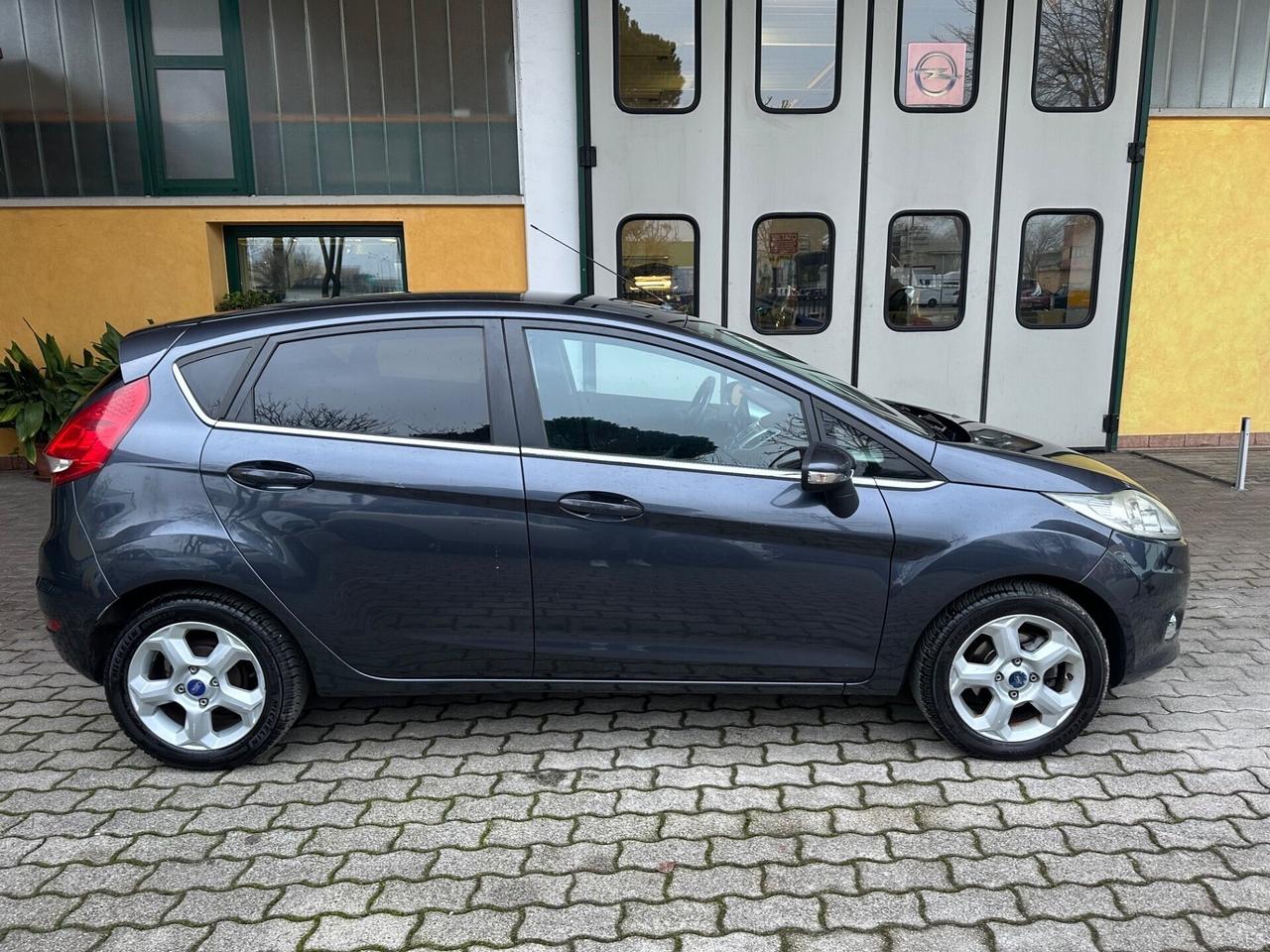 Ford Fiesta 1.2 82 CV 5 porte Titanium Neopatentat