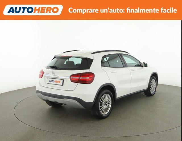 MERCEDES-BENZ GLA 200 d Automatic Business