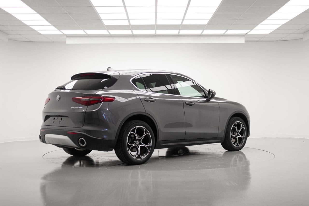 ALFA ROMEO STELVIO 2.2 TURBODIESEL 210