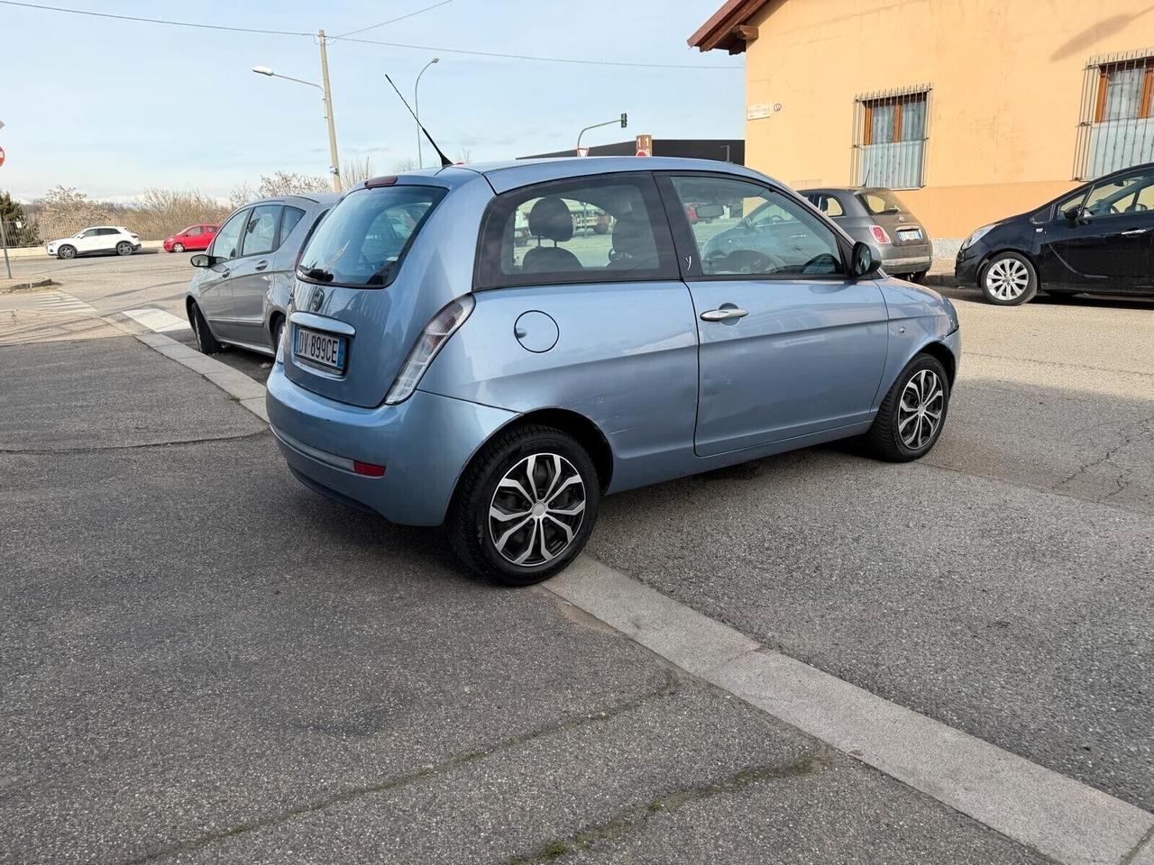 Lancia Ypsilon 1.3 MJT 75 CV