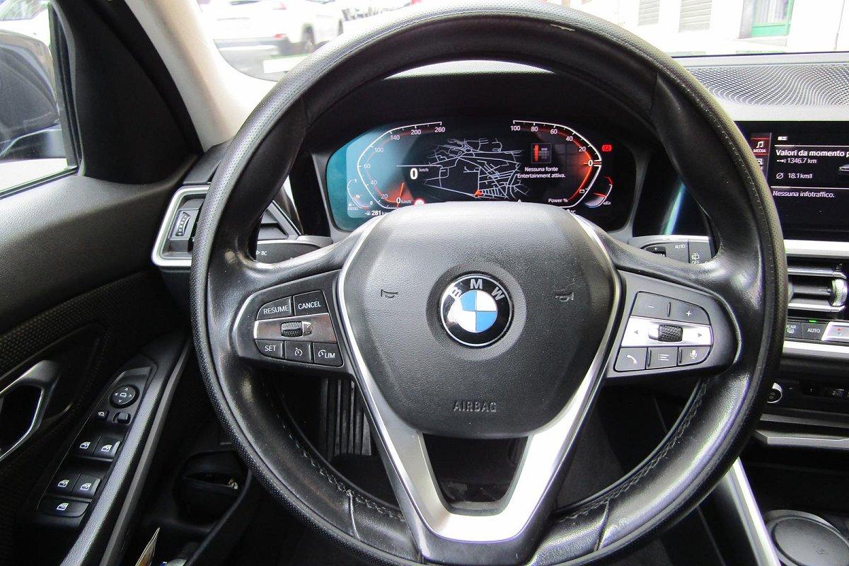 BMW 318d 48V Touring Business Advantage
