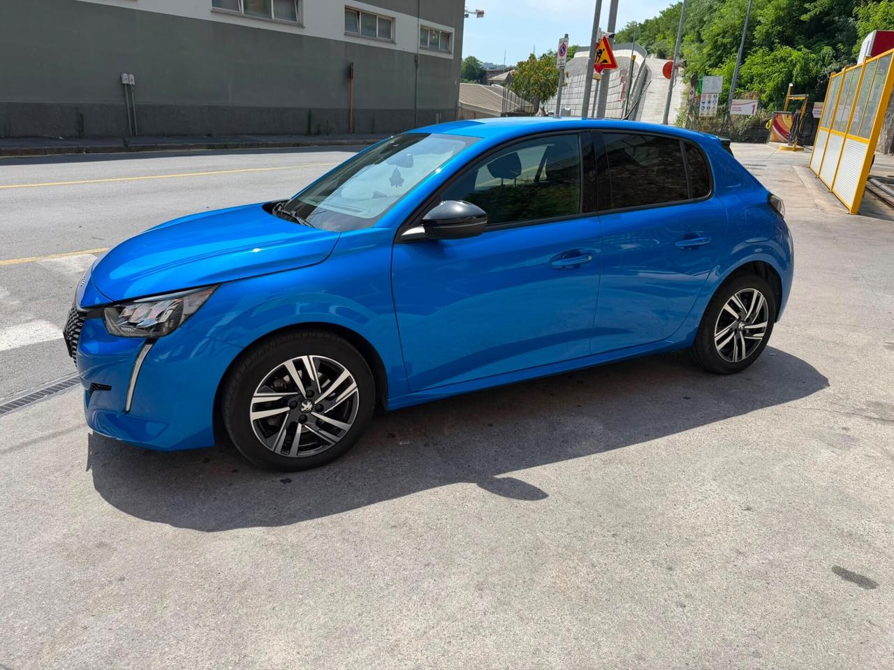 Peugeot 208 Allure Pack 100 CV 2023