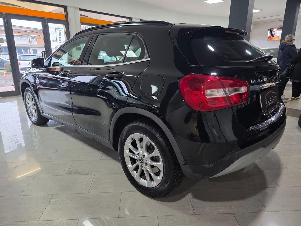 Mercedes-Benz GLA 200 Premium GLA 200 D #8484