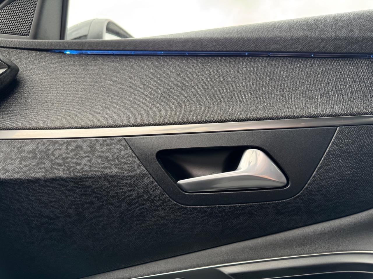 PEUGEOT 3008 1.5 Hdi Allure - Led Navi 18