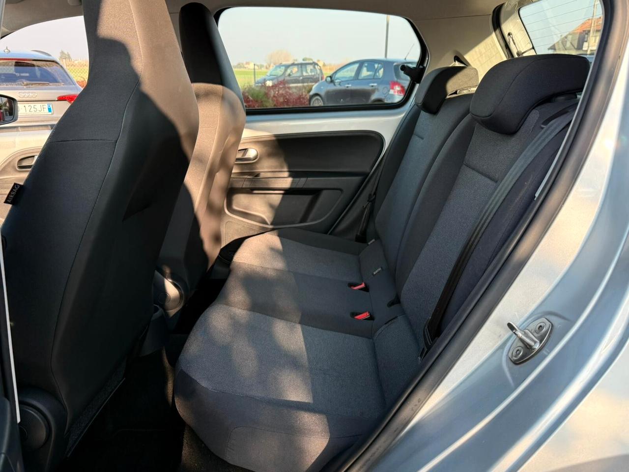 Volkswagen up! 1.0 75 cv