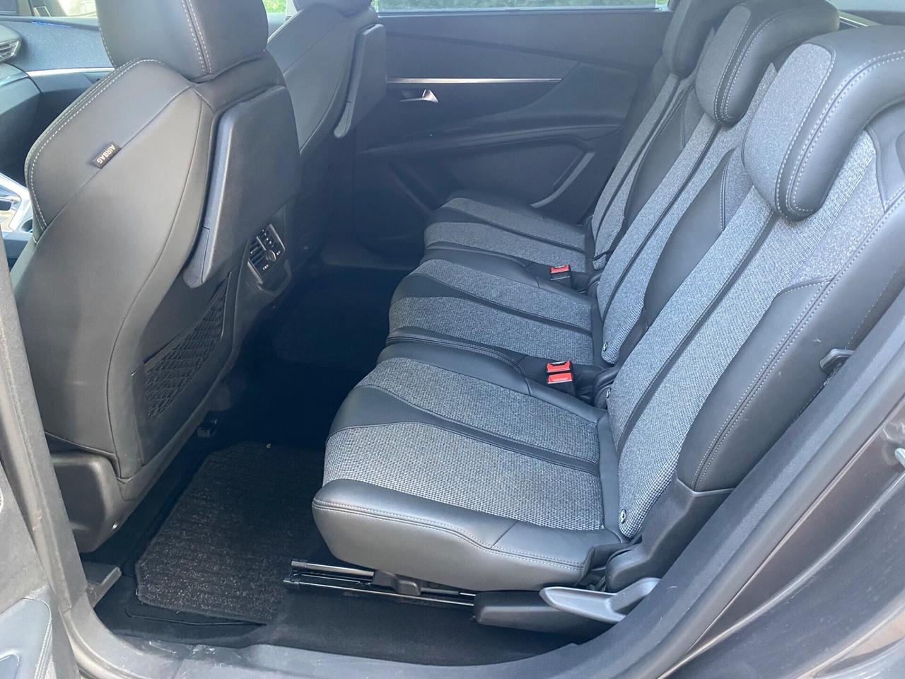 Peugeot 5008 PureTech Turbo 130 S&S EAT8 Allure