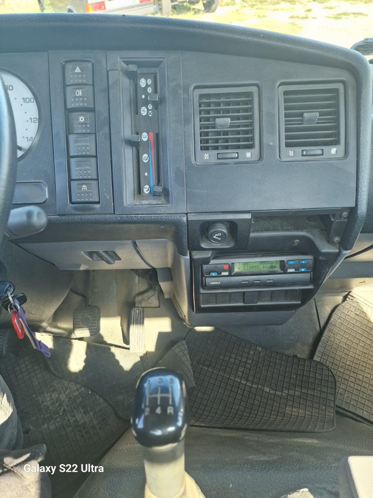 Nissan atleon Pat.c del 2002 in saldo 501