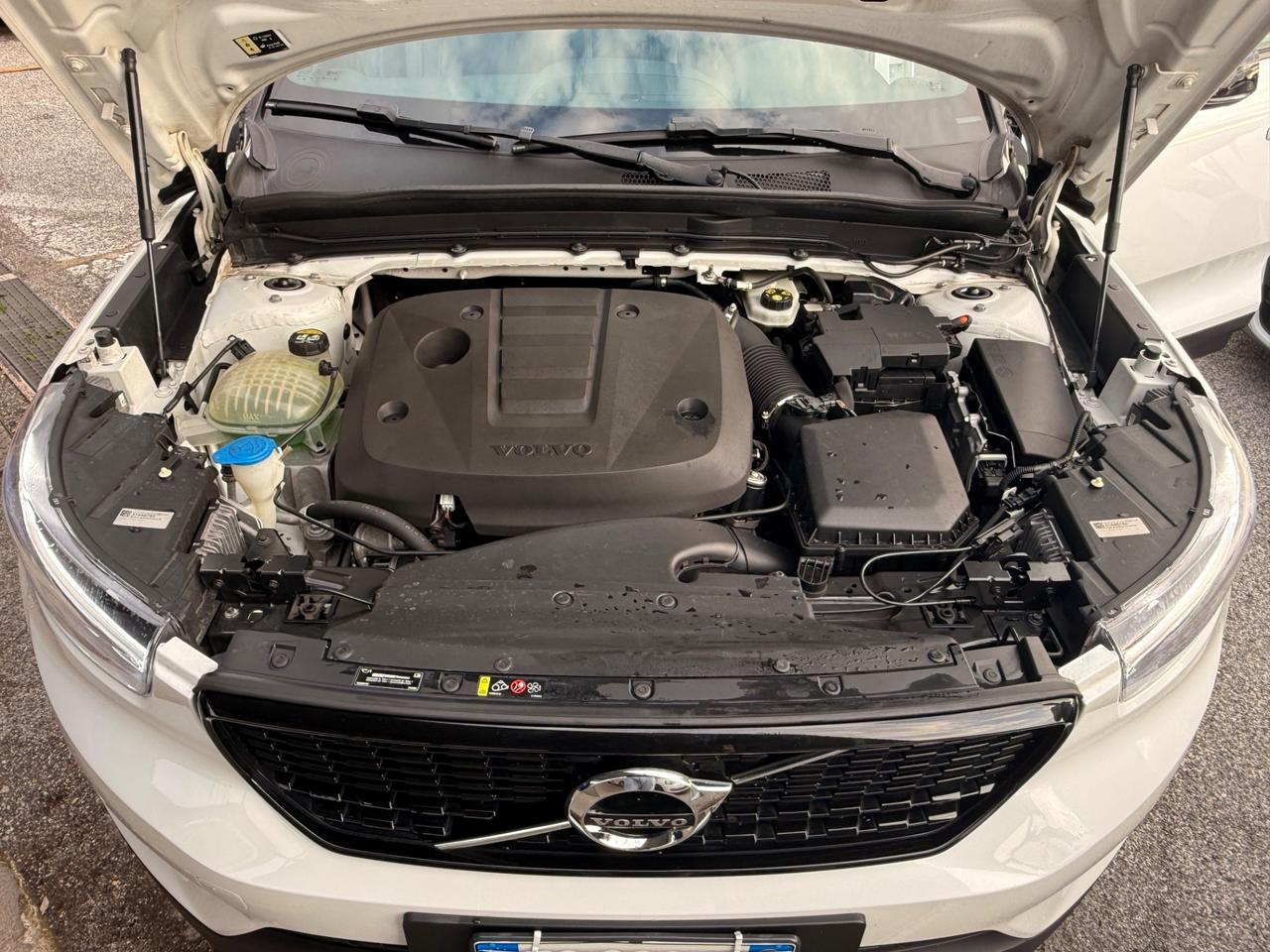 XC40 D4 AWD Geartronic R-design-unipro-