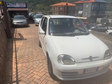 Fiat 600 1.1 Active