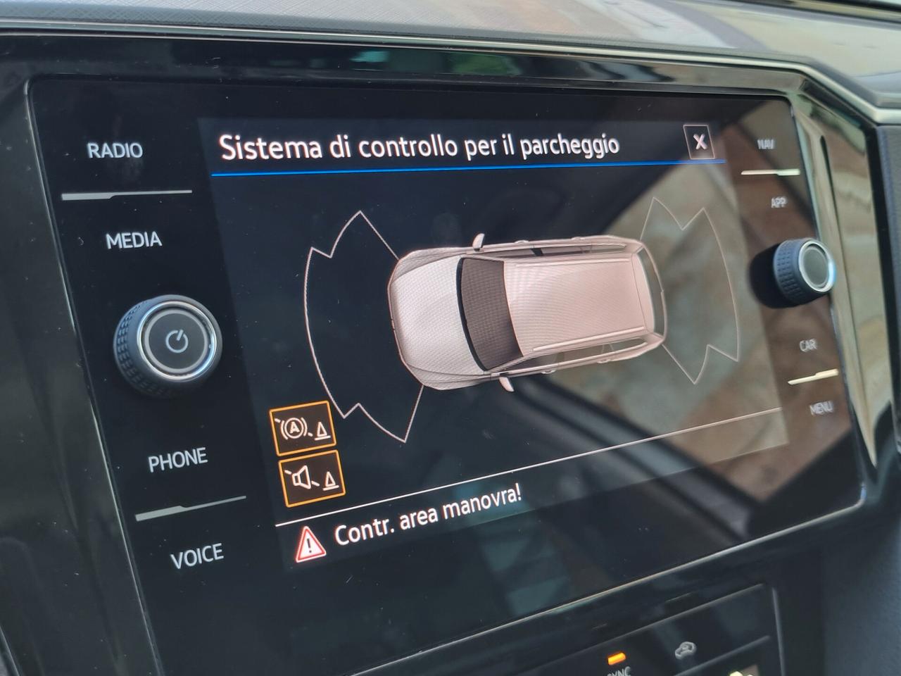 Volkswagen Passat VIII Variant 2.0 tdi Business 12