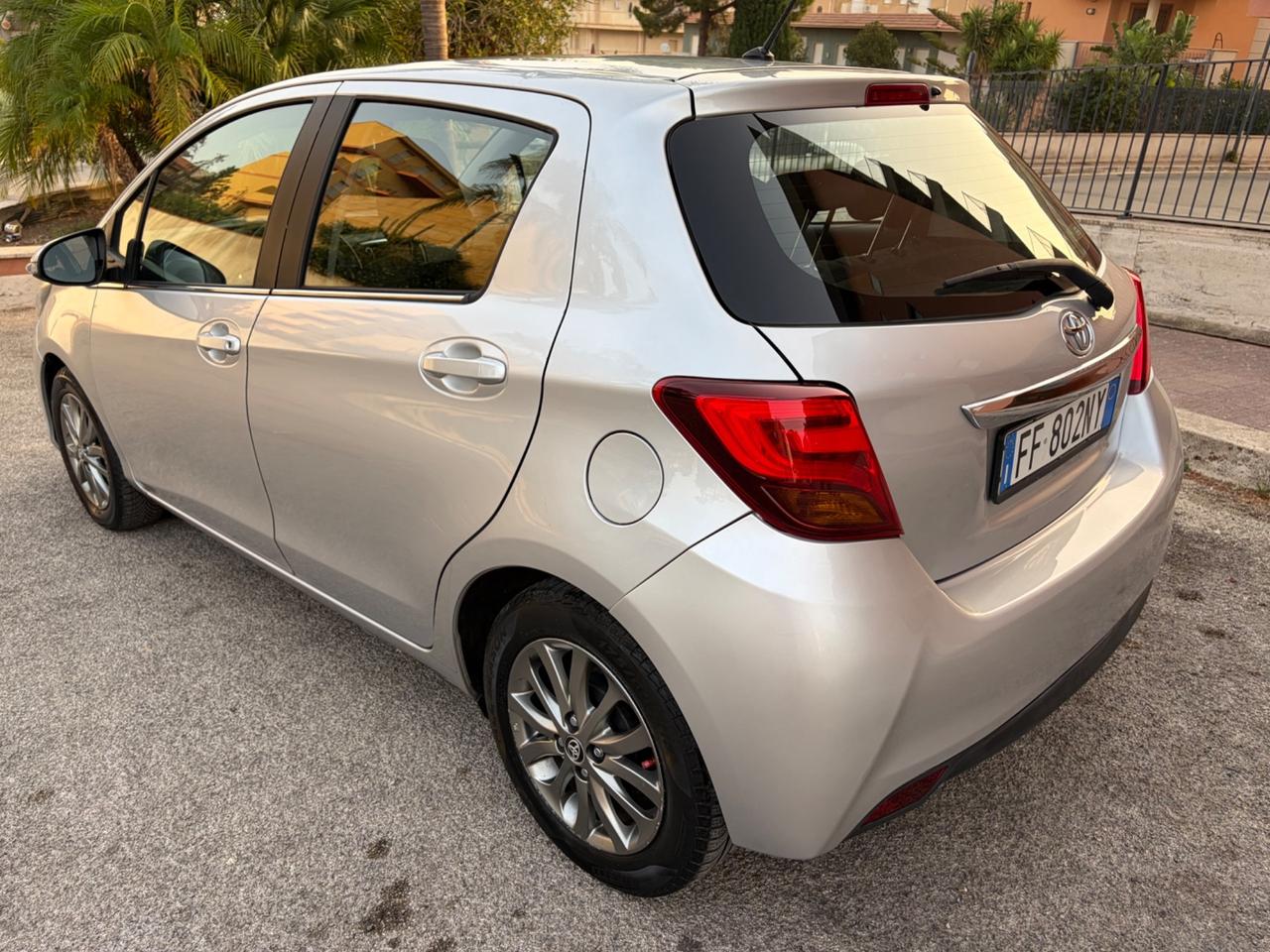 Toyota Yaris 1.0 benz ideale per neopatentati