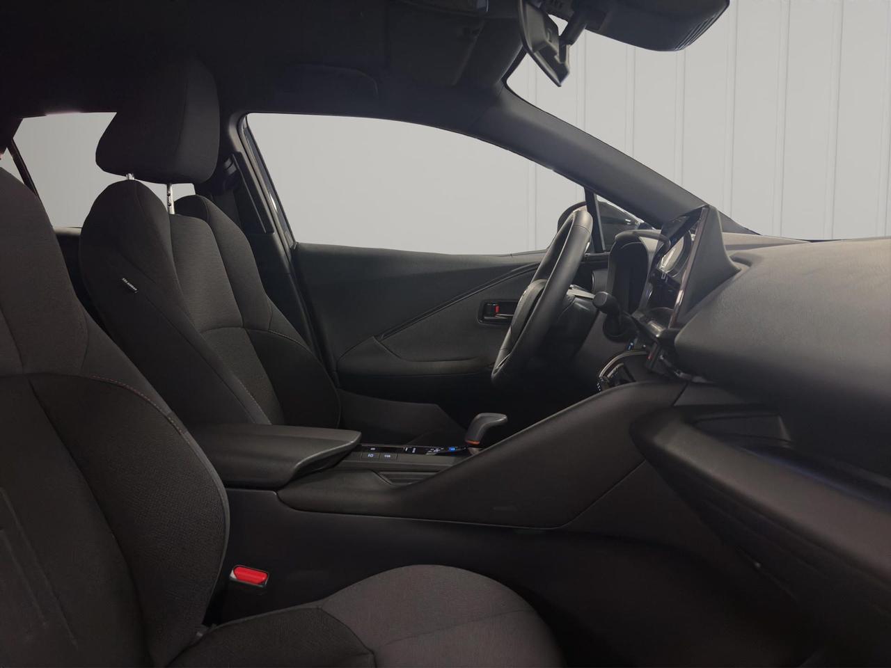 Toyota C-HR 2.0 phev Trend fwd e-cvt
