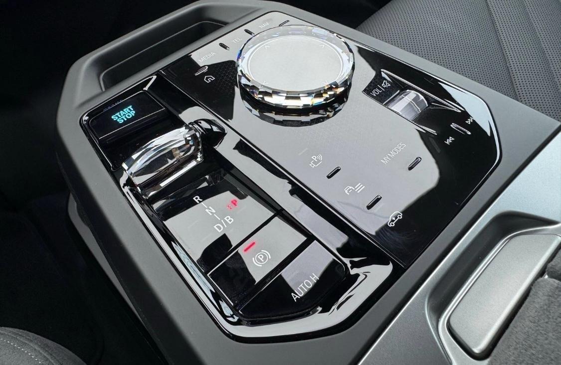 Bmw IX M70