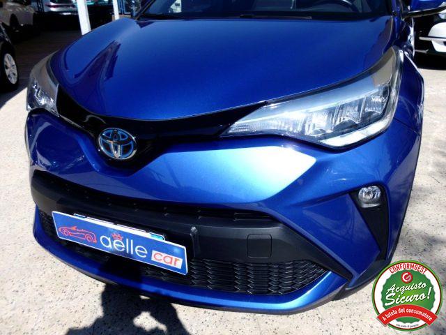 TOYOTA C-HR 1.8 Hybrid E-CVT Business