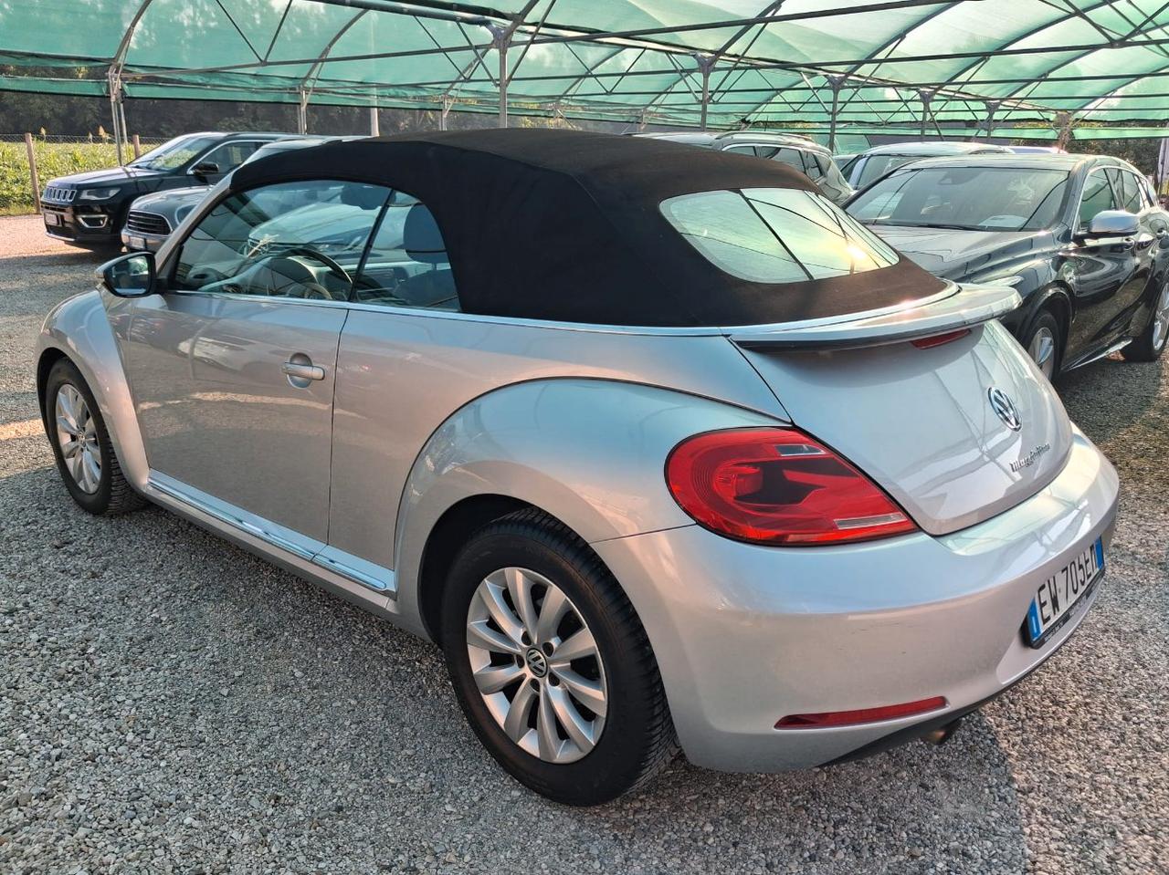 Volkswagen Maggiolino Cabrio 1.6 tdi CABRIO Design 105cv