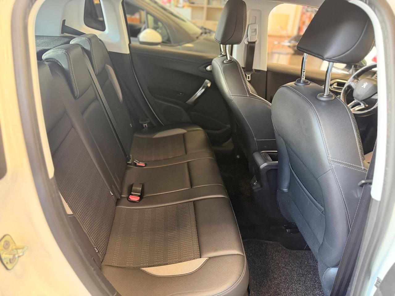 Peugeot 2008 1.6 e-HDi 92 CV Stop&Start Allure