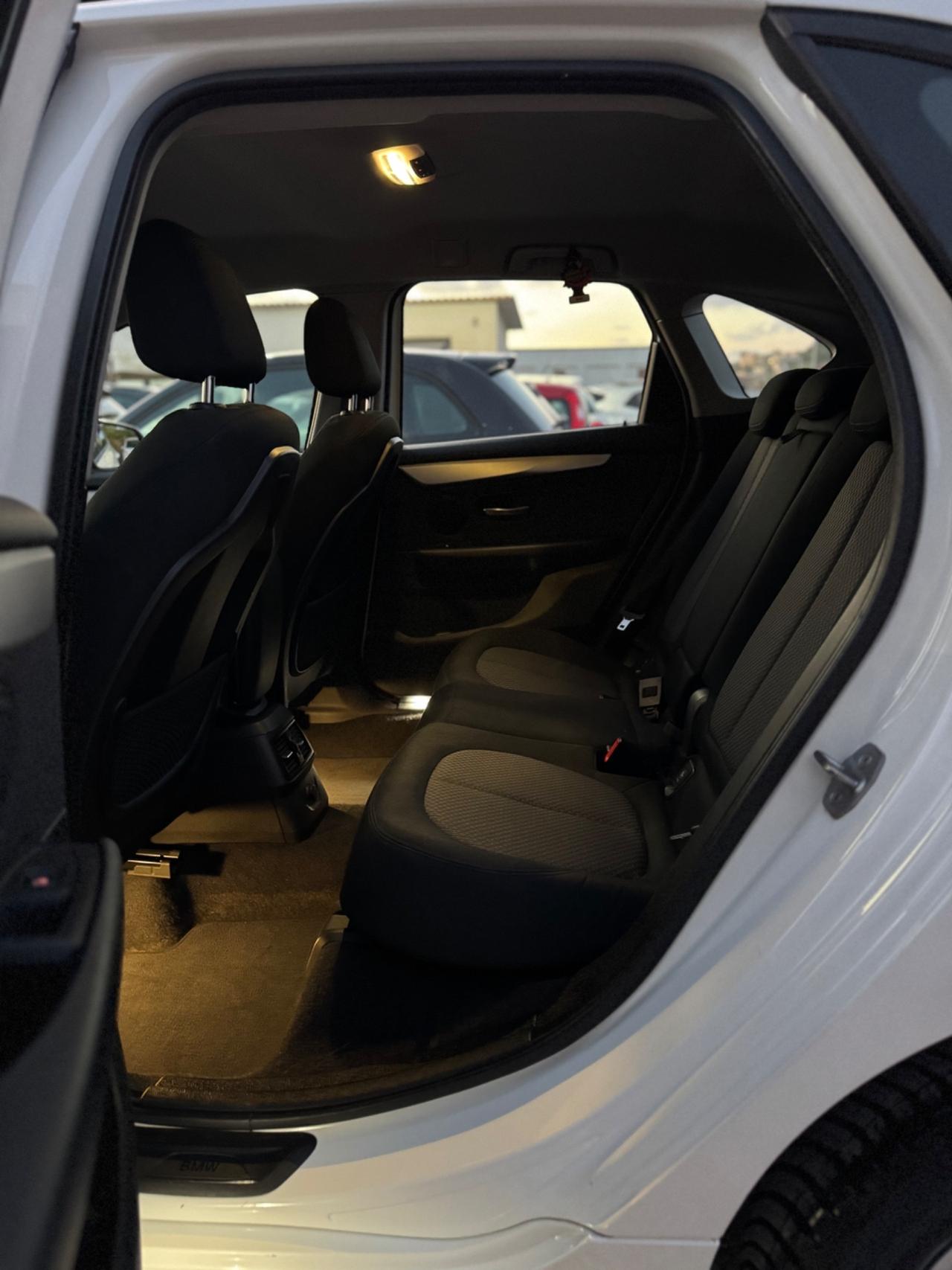 Bmw 2er Active Tourer 218d Advantage