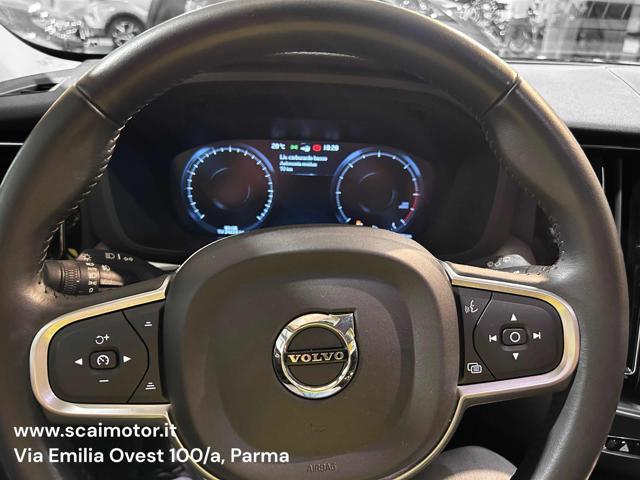 VOLVO XC60 B4 (d) Geartronic Momentum Pro