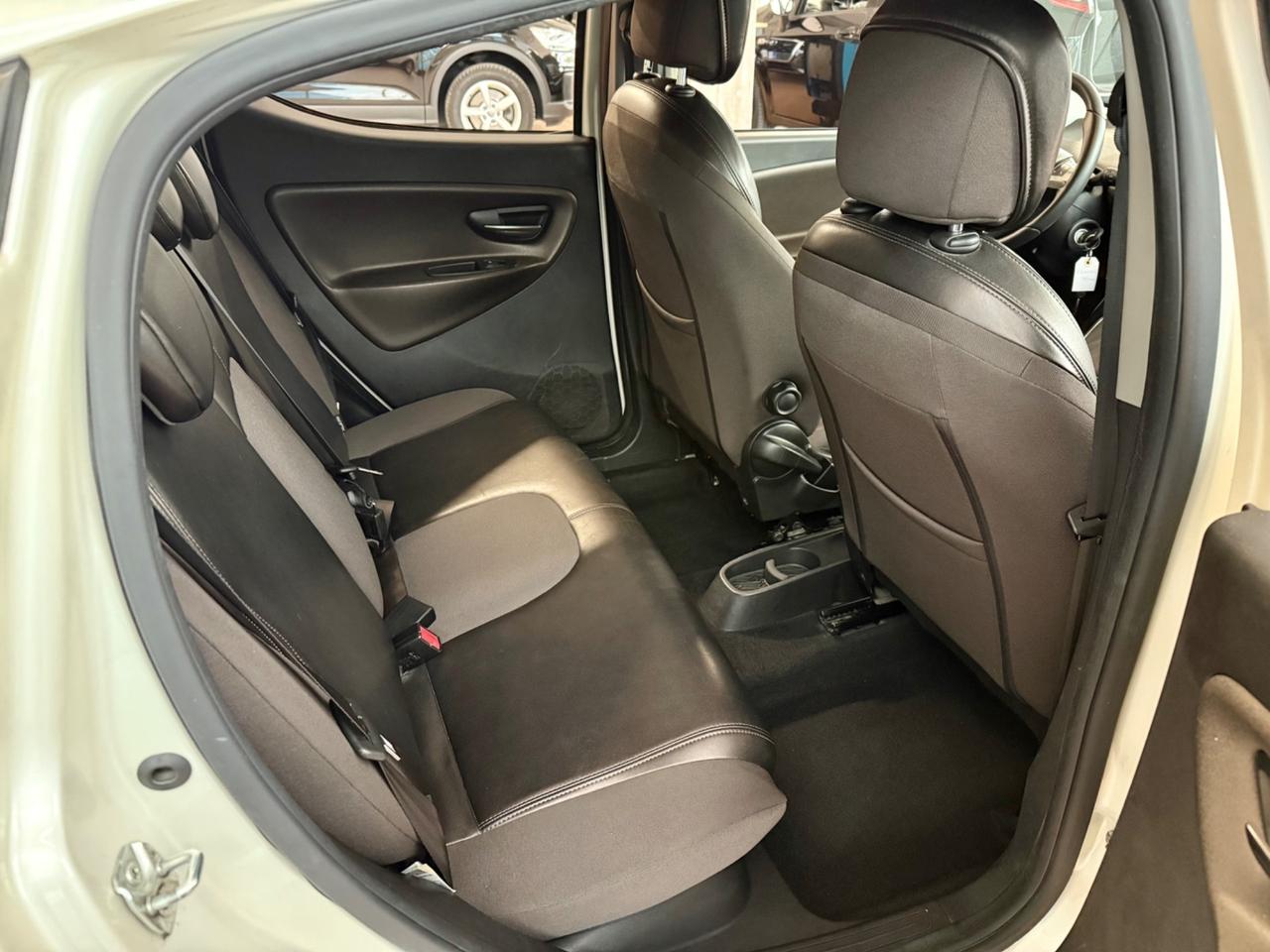 Lancia Ypsilon 0.9 TwinAir 85cv Autom