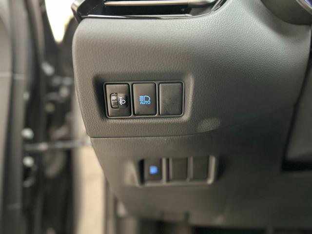 TOYOTA C-HR 2.0 Hybrid E-CVT Morebusiness