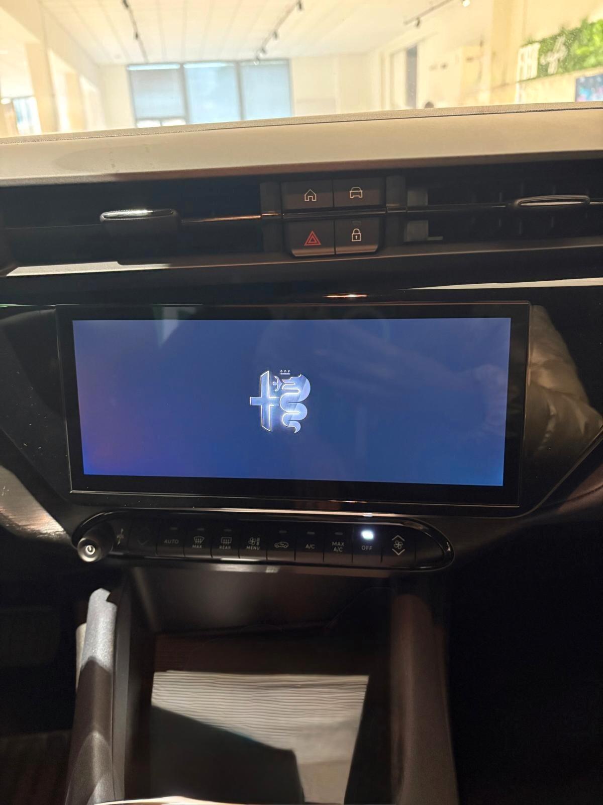 Alfa Romeo Junior 1.2 145 CV Hybrid eDCT6