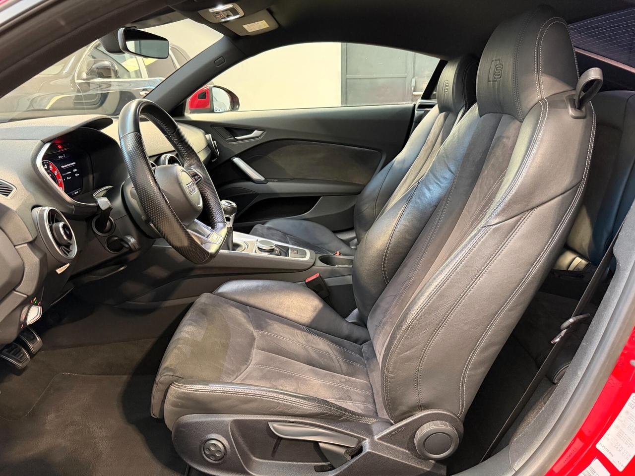 Audi TT 2.0 TDI S-line int/est -FARI LED-TAGLIANDI CERTIFICATI