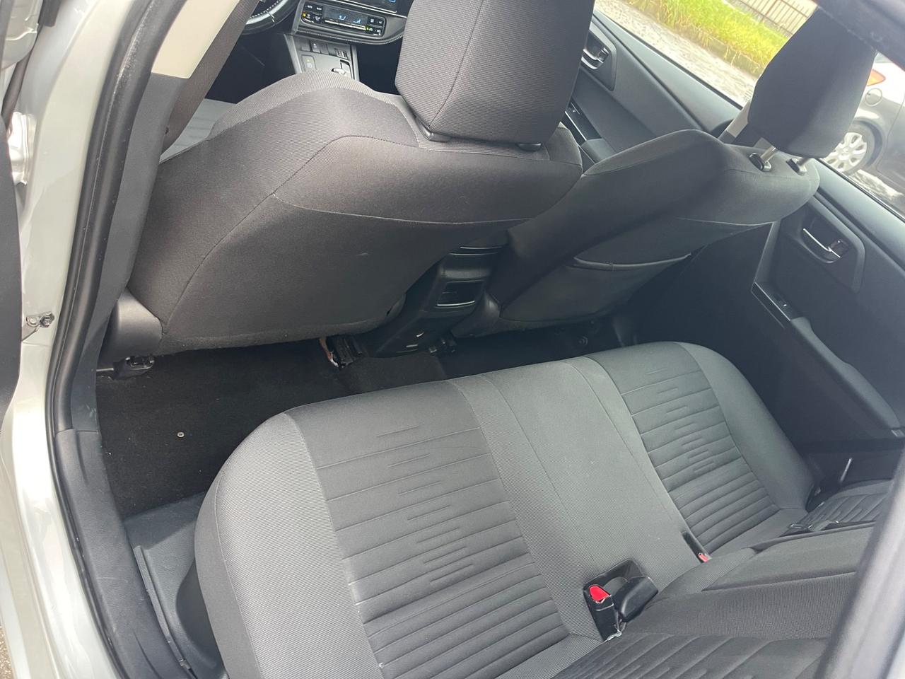 Toyota Auris Touring Sports 1.8 Hybrid Lounge