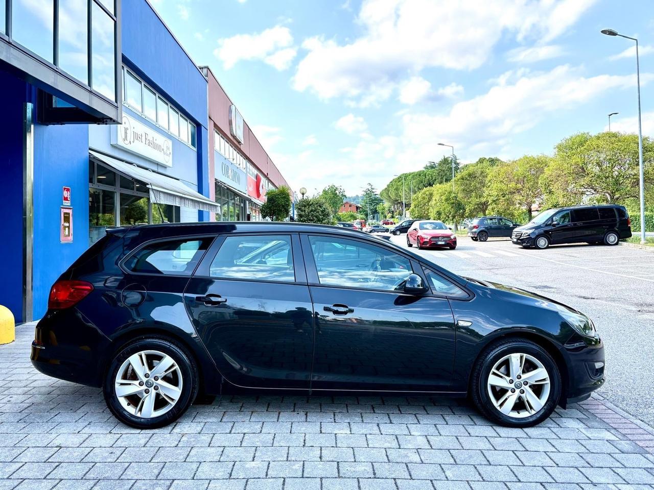 Opel Astra 1.7 CDTI 110CV Sports Tourer Neopatentati