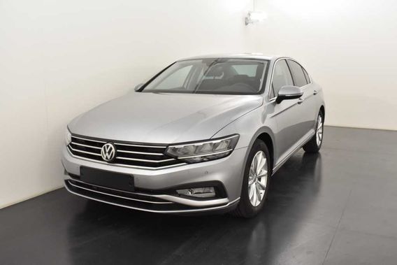 Volkswagen Passat 1.6 tdi scr dsg business bmt