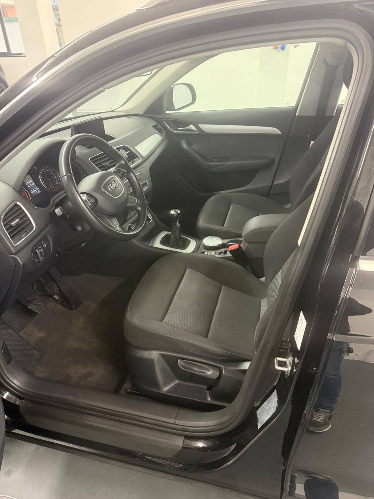 Audi Q3 2.0 TDI 120 CV Business