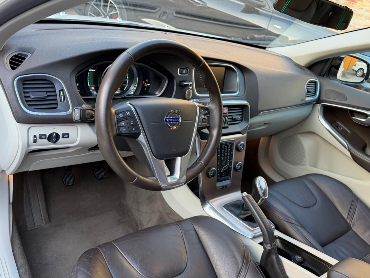 Volvo V40 Cross Country D2 1.6 Momentum