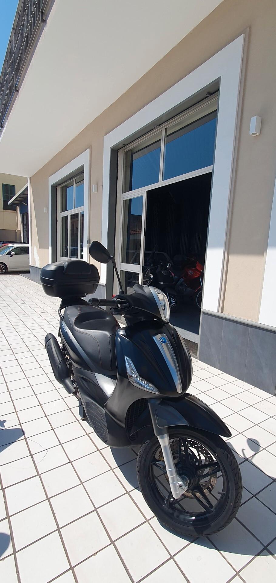 Piaggio Beverly 350 Sport Touring Black