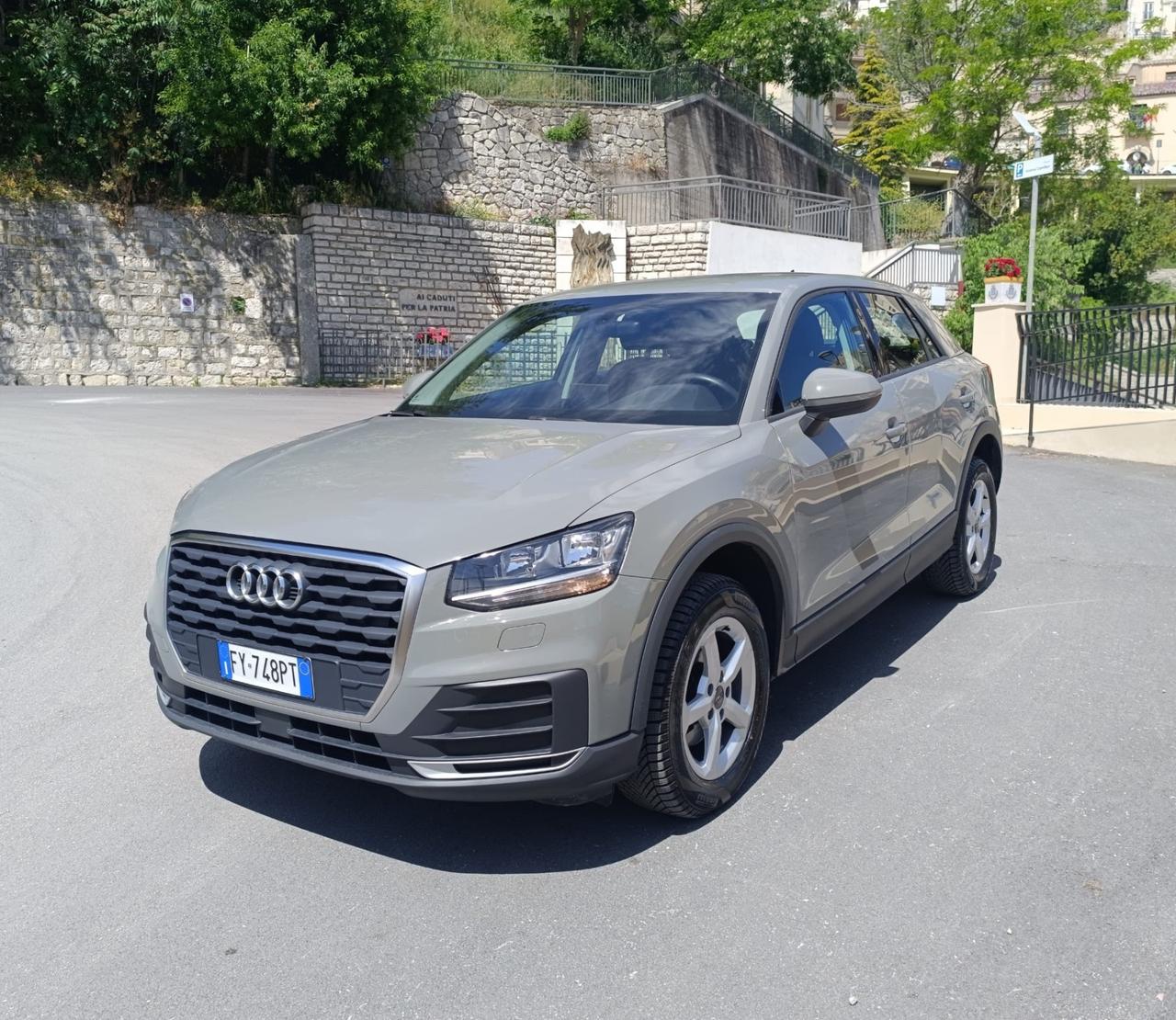 Audi Q2 30 TDI Business