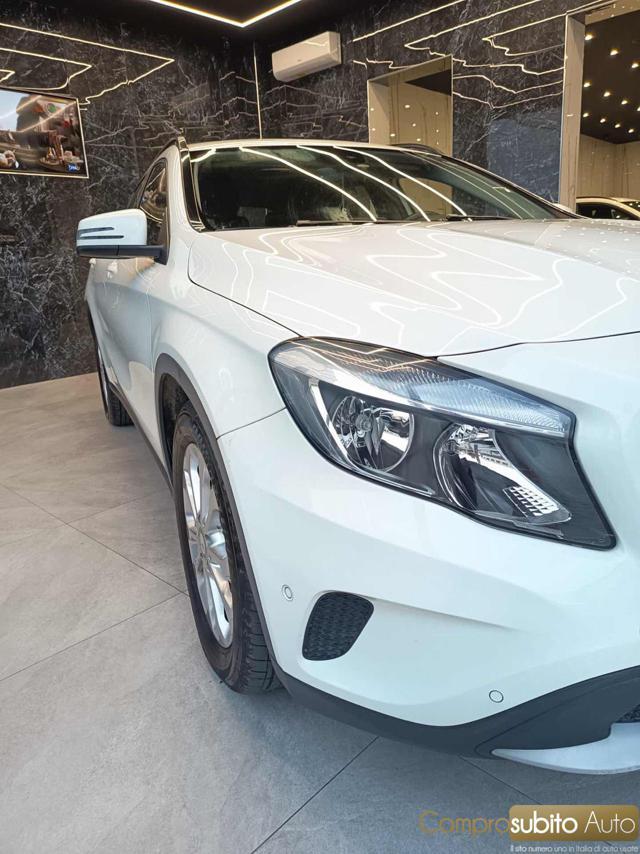 MERCEDES-BENZ GLA 200 d Automatic 4Matic Premium