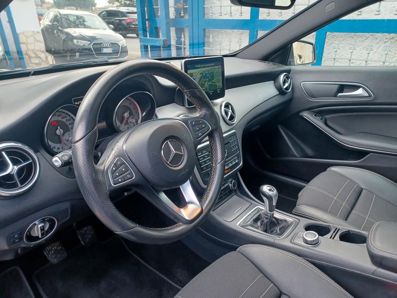 Mercedes-benz GLA 180 d NAVI LED TETTO