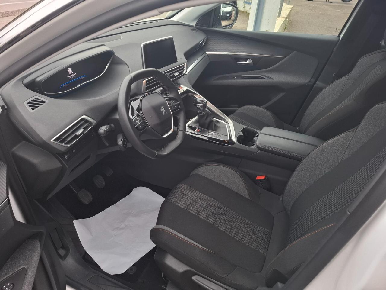 Peugeot 3008 1.5 130cv BlueHDi anno 07-2022