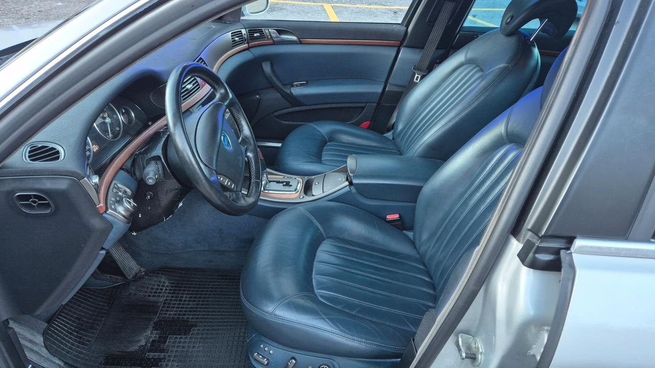 Lancia Thesis 2.4 JTD 20V aut. 100