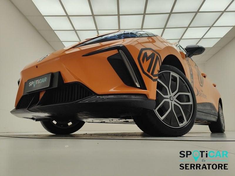 MG MG4 EV 77kwh EDU 2WD LUX LHD heat pump BLACK Fizzy Orange + Black