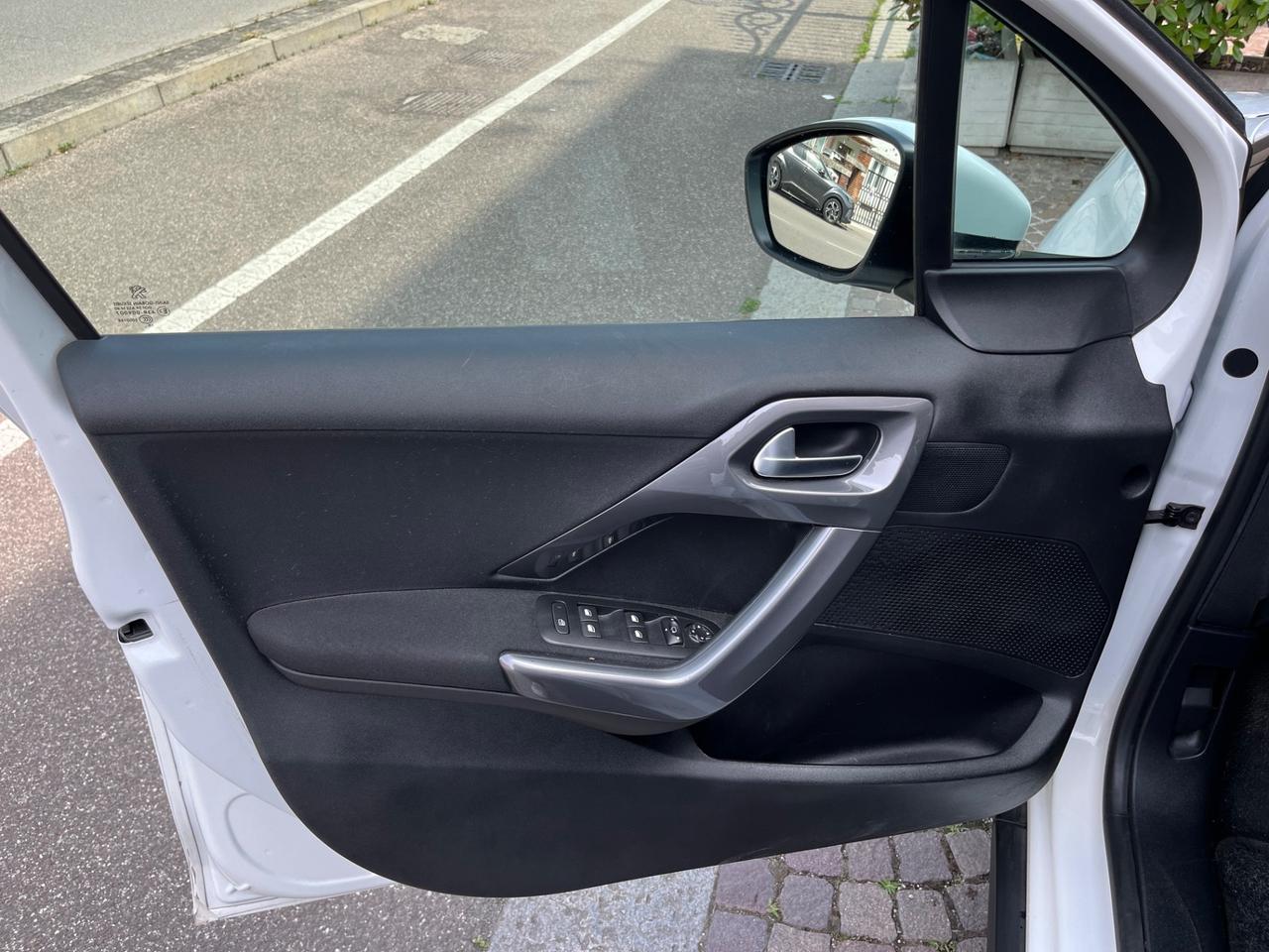 Peugeot 2008 1.2 82 CV S&S Allure