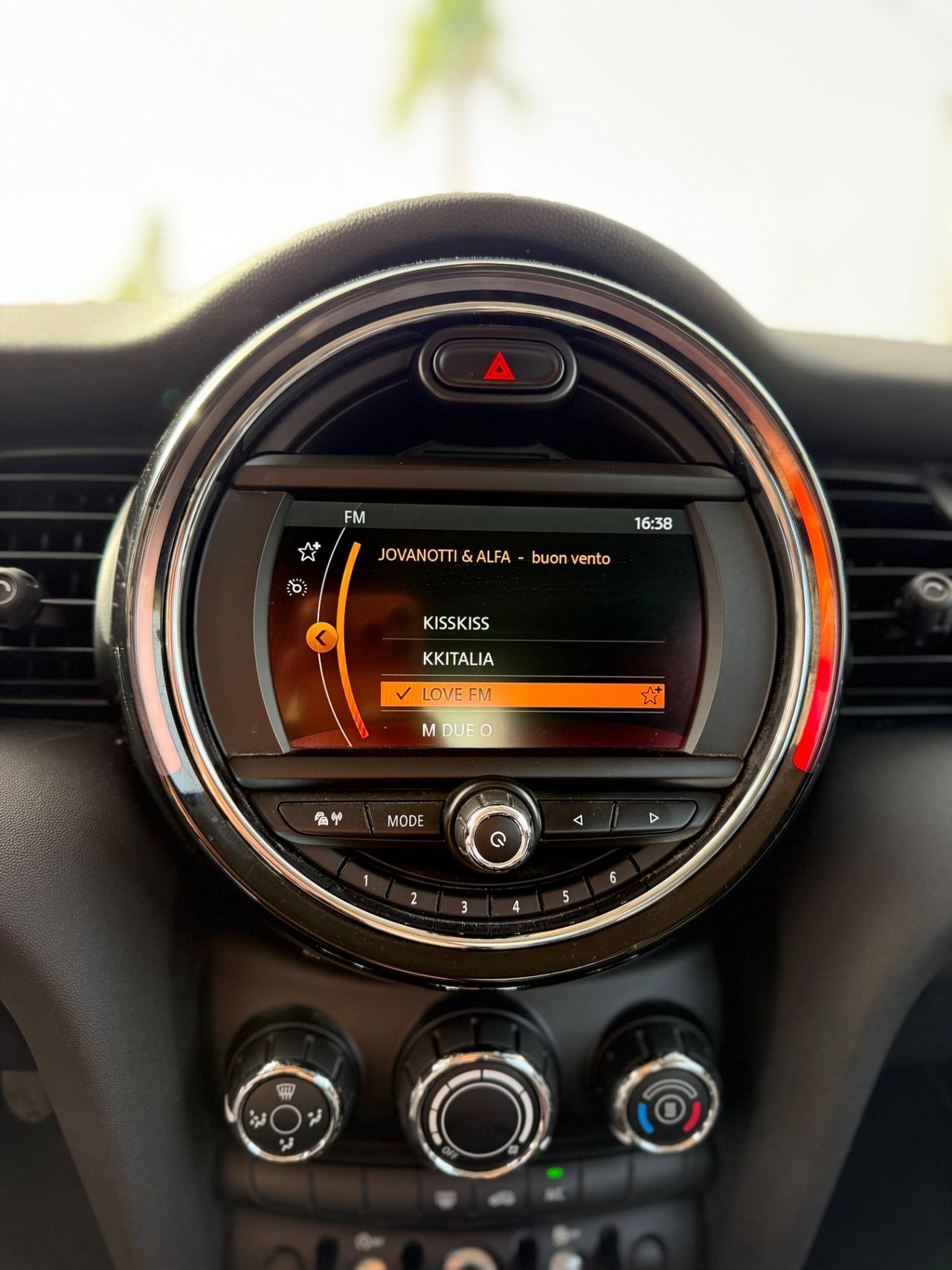 Mini 1.5 One D Business XL