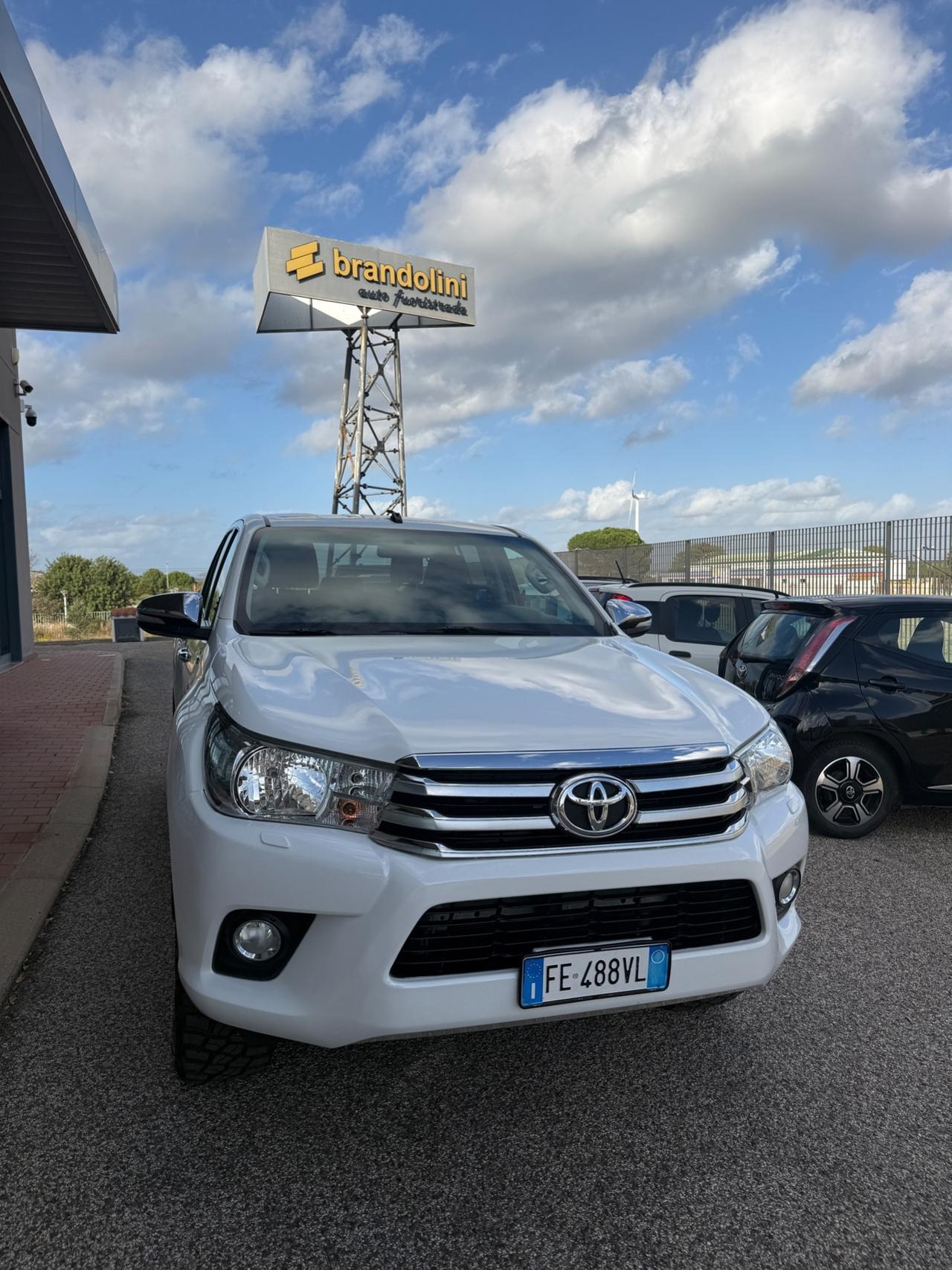 Toyota Hilux 2.4 D-4D 4WD Lounge my16"