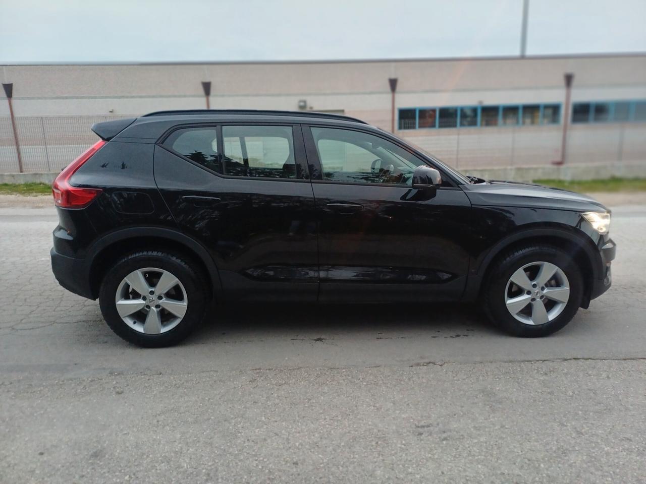 Volvo XC40 D3 AWD Geartronic Inscription PARI AL NUOVO CERTIFICATA