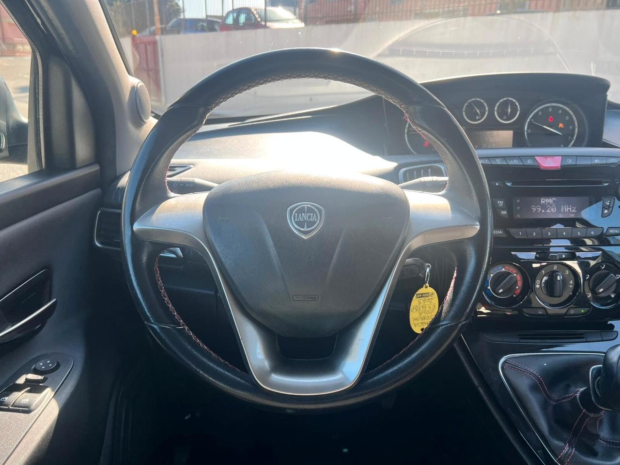 Lancia Ypsilon 1.2 69 CV 5 porte Elefantino