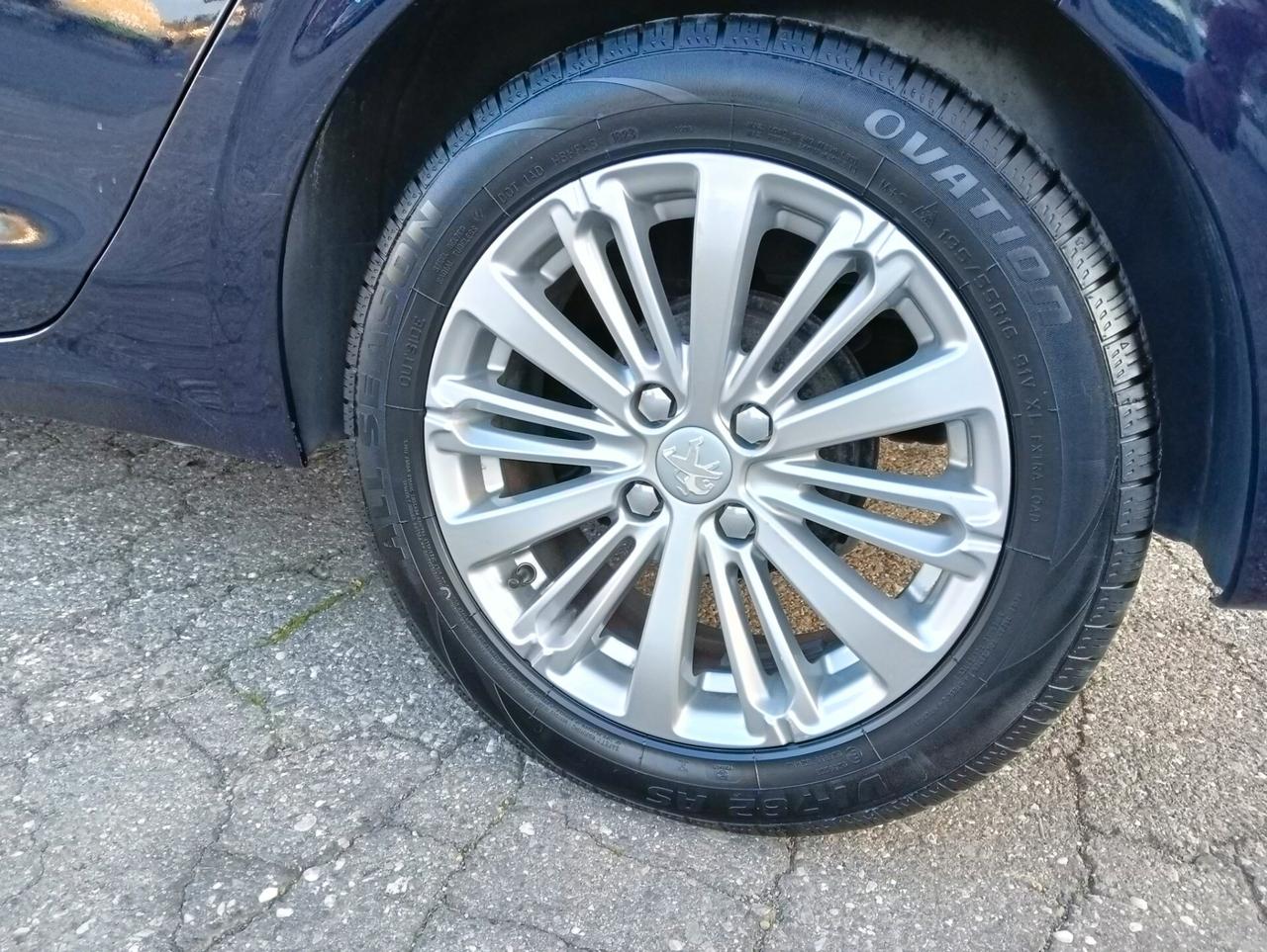 Peugeot 208 BlueHDi 75