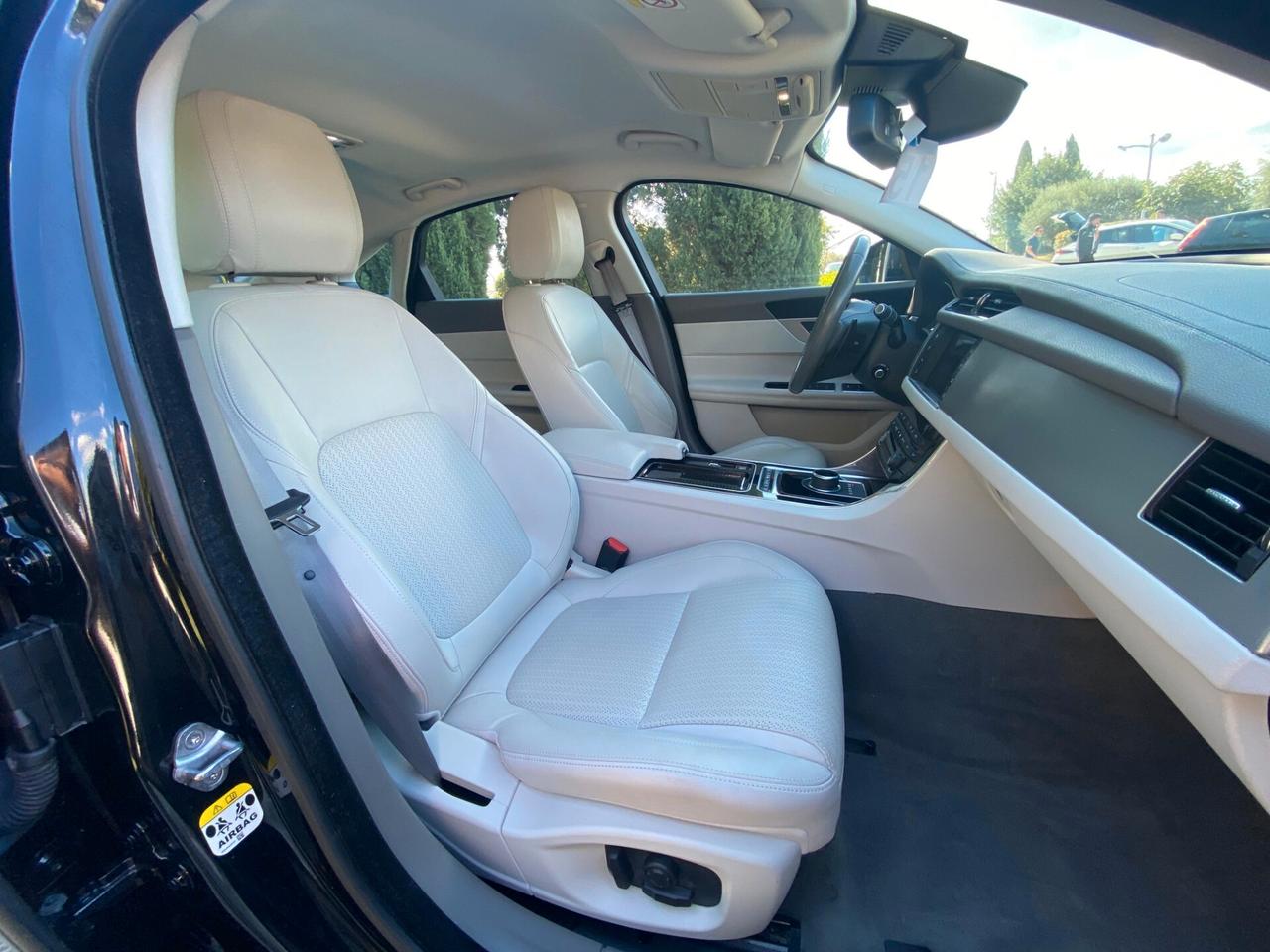 Jaguar XF 2.0 D 180 CV AWD aut. Prestige Business