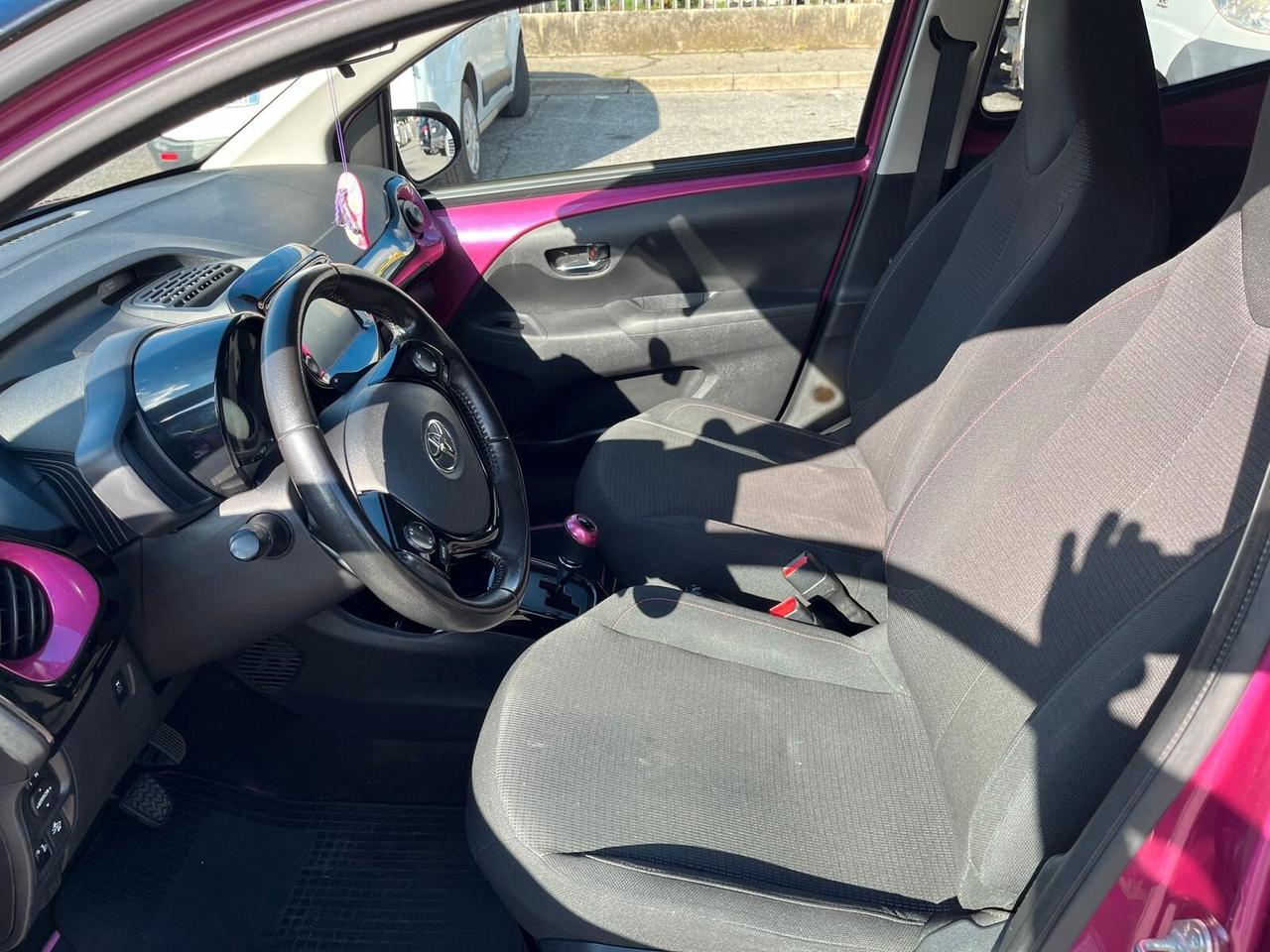Toyota Aygo 1.0 VVT-i 72 CV 5 porte x-cool MMT