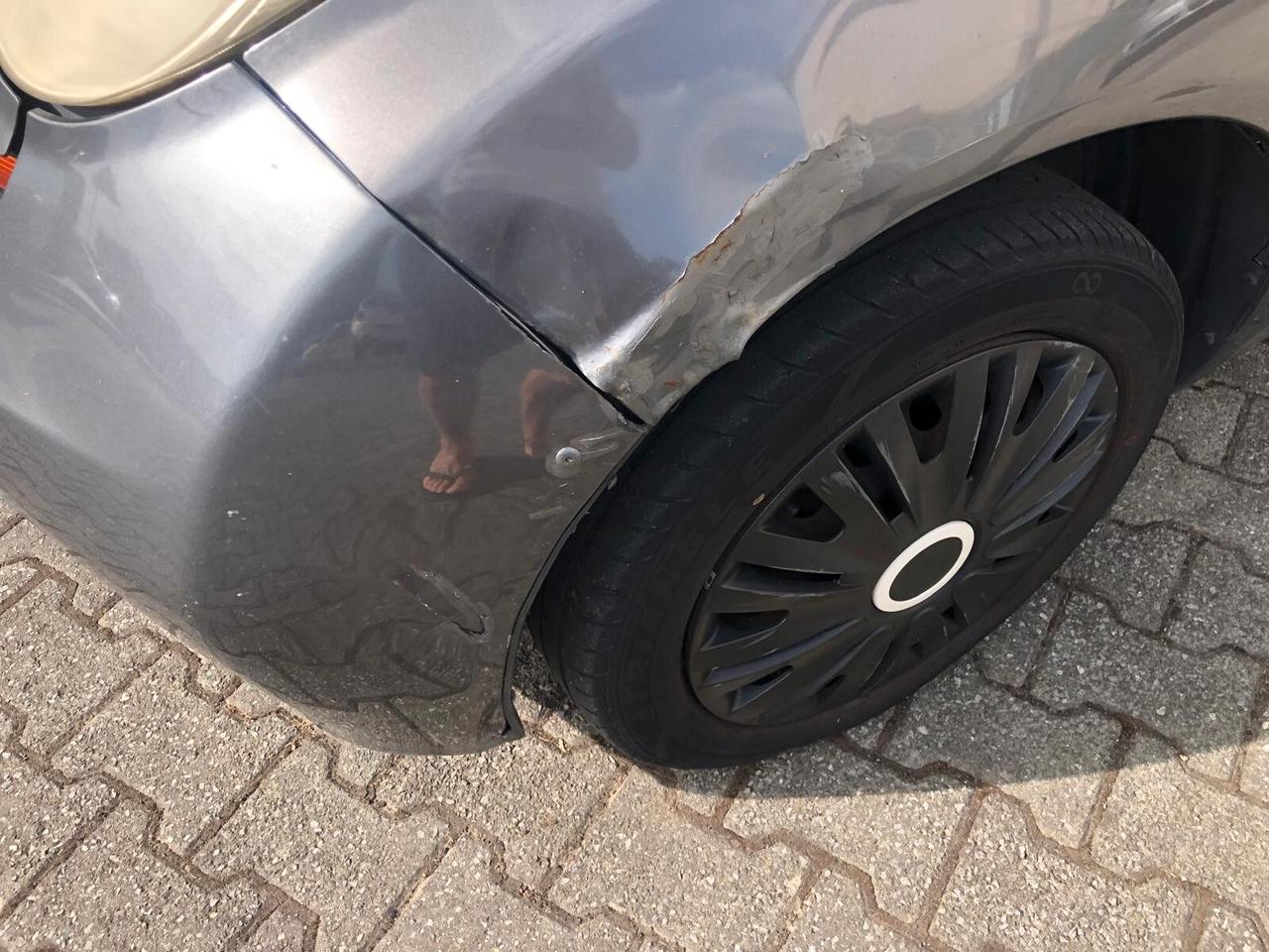 Nissan Micra 1.0 16V 5 porte Visia