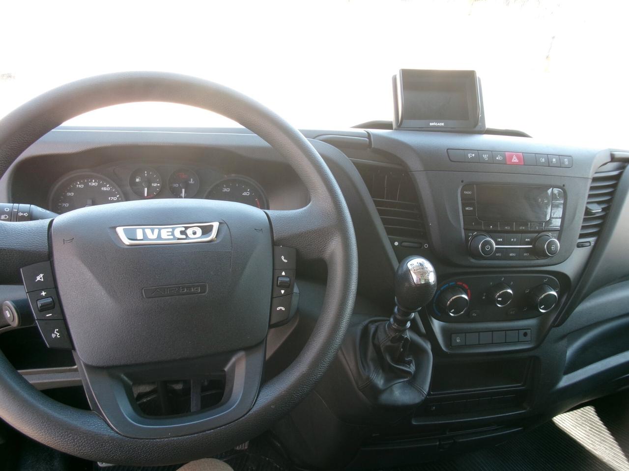 Iveco Daily 35S15 3000 150CV E6 FURGONE+PEDANA CARICATRICE 8 PEDANE 170000KM