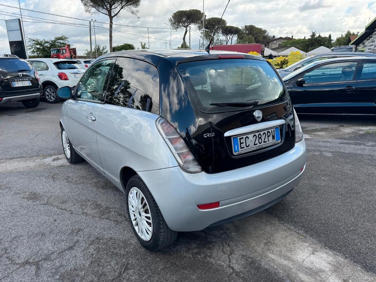Lancia Ypsilon 1.3 MULTIJET 75CV NEOPAT 2010